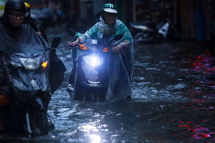 Bắc Bộ và Bắc Trung Bộ có mưa rào và dông.