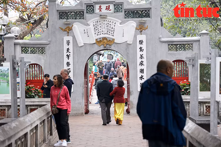 Bắc Bộ sáng sớm có sương mù, trưa chiều trời nắng.