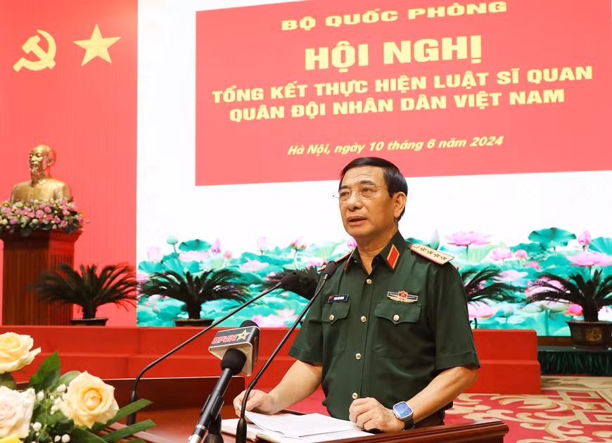 Đại tướng Phan Văn Giang, Ủy viên Bộ Chính trị, Phó bí thư Quân ủy Trung ương, Bộ trưởng Bộ Quốc phòng chủ trì hội nghị.