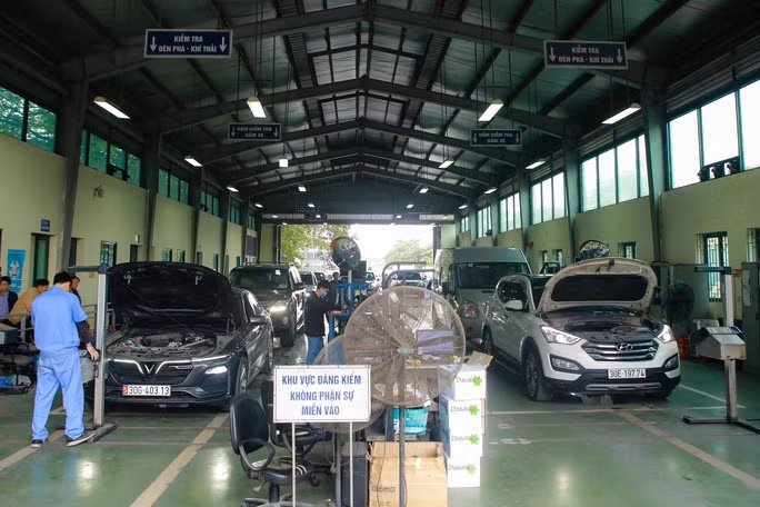 Từ hôm nay 22-3, miễn đăng kiểm lần đầu với xe ôtô mới và kéo dài chu kỳ đăng kiểm - Ảnh 1.