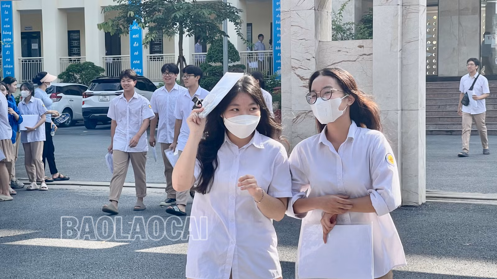 Chiều 28/6, các thí sinh tại thành phố Lào Cai bước vào môn thi cuối cùng Ngoại ngữ.
