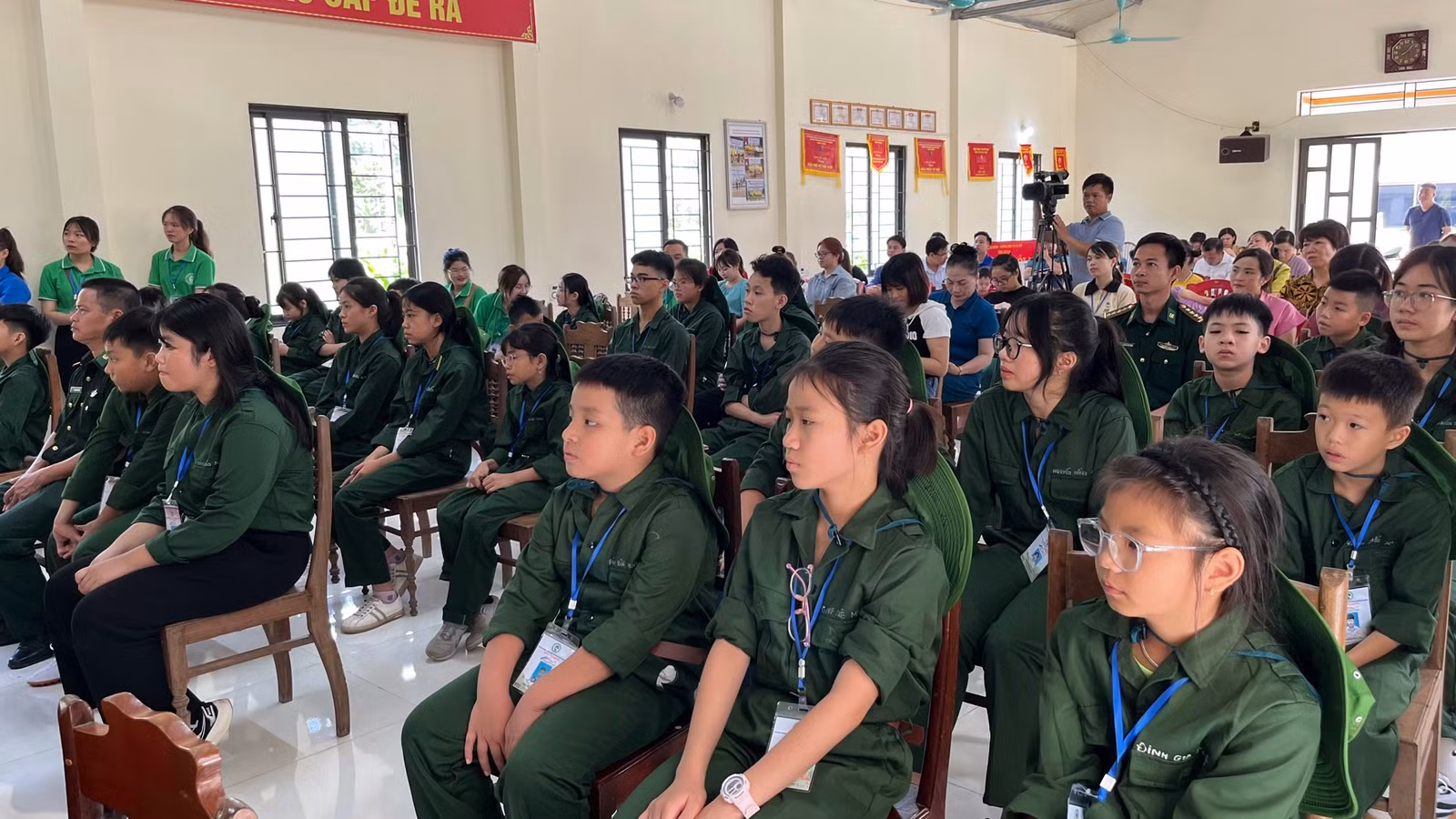 32 học viên nhí háo hức được trải nghiệm học kỳ “Chúng em làm chiến sĩ Biên phòng”.jpg
