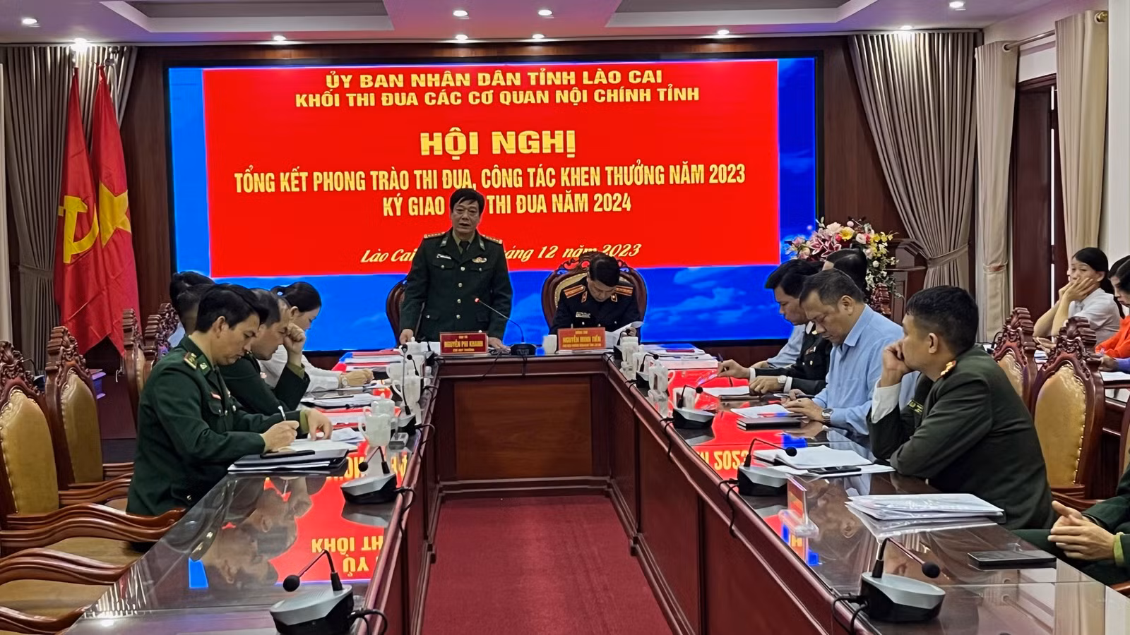 quang-canh-hoi-nghi-1-1029.jpg