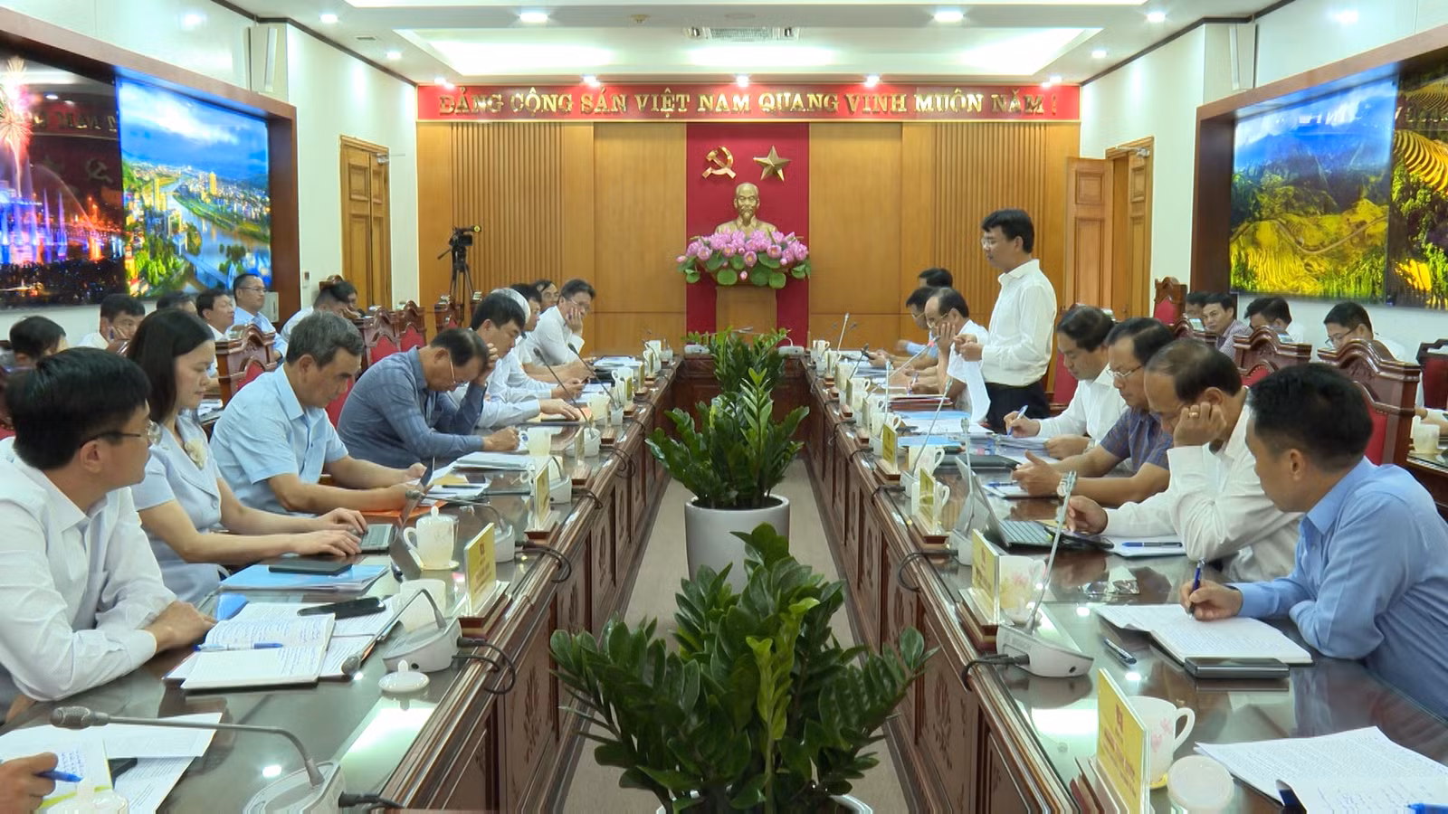 ANH- BI THU LC.png