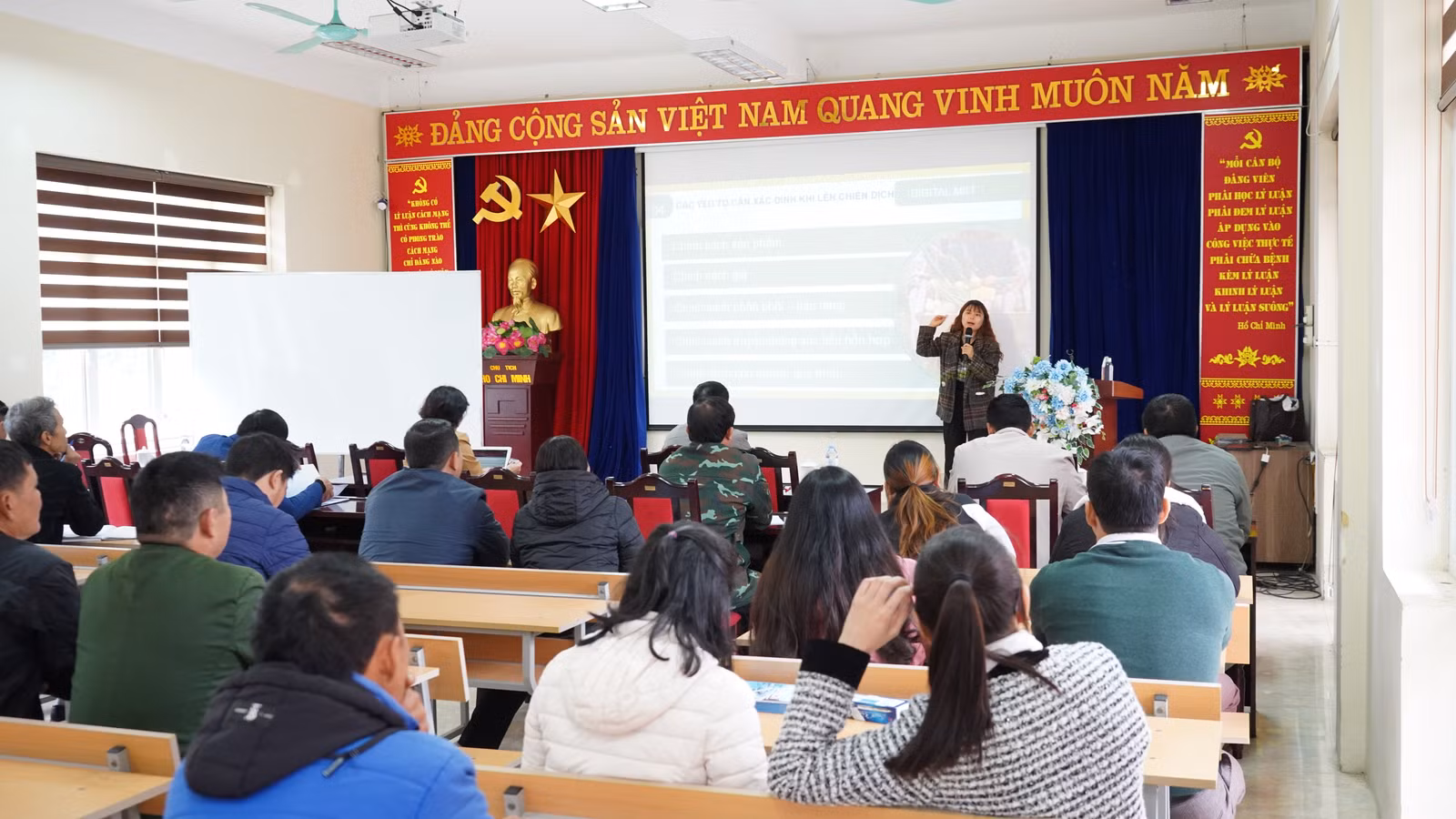 Quang cảnh hội nghị tập huấn.JPG
