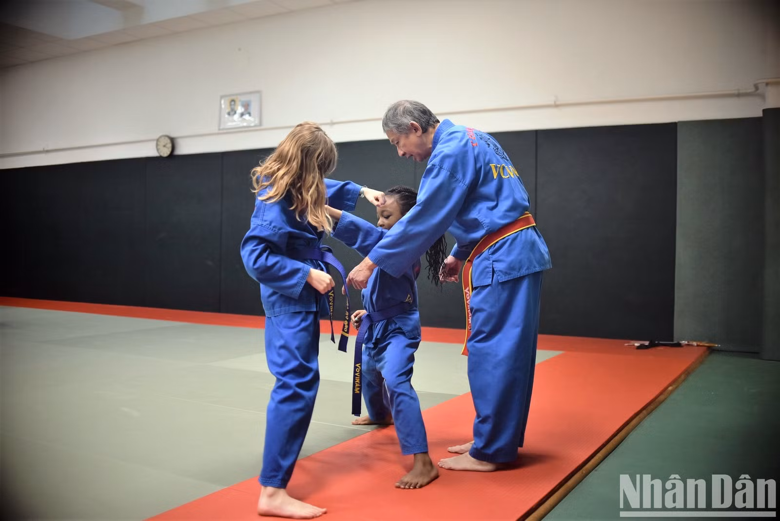 Võ đường Thăng Long Vovinam có cả những học viên là trẻ em người Pháp.