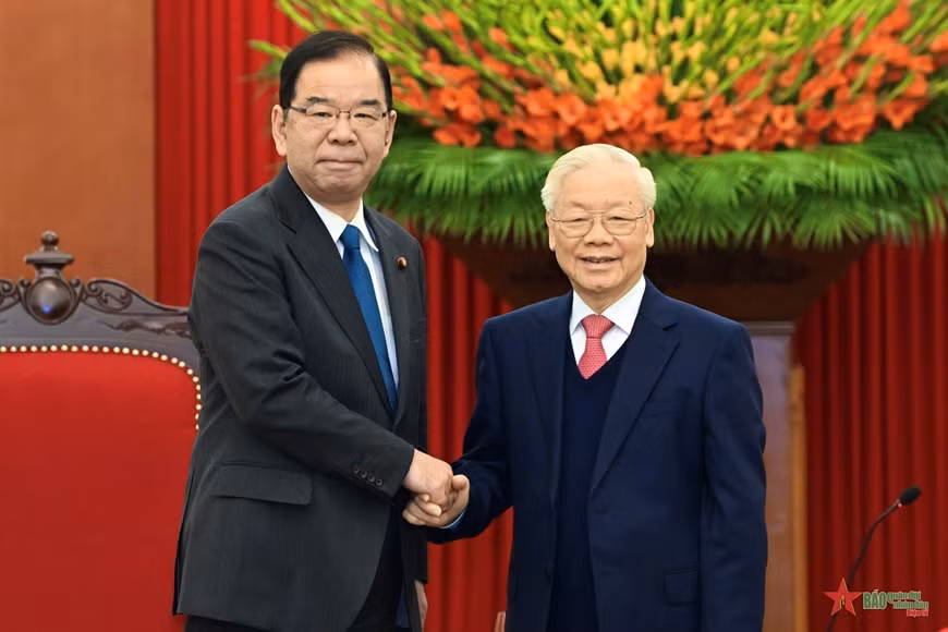 Tổng Bí thư Nguyễn Phú Trọng và đồng chí Shii Kazuo, Chủ tịch Đoàn Chủ tịch Ban Chấp hành Trung ương Đảng Cộng sản Nhật Bản.