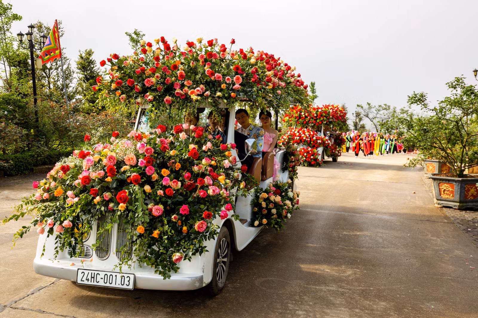 Khai mạc lễ hội hoa hồng Fansipan (35).jpg