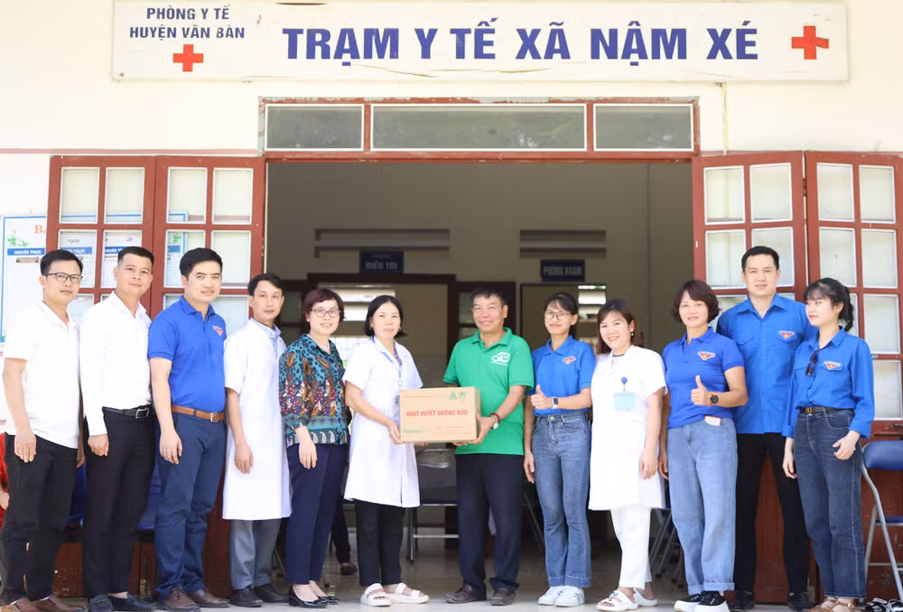 anh 3.3 tin nạm xe.JPG