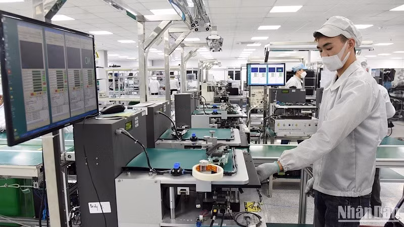 Dây chuyền sản xuất linh kiện điện tử của Công ty TNHH Bumjin Electronics Vina (Quảng Ninh).