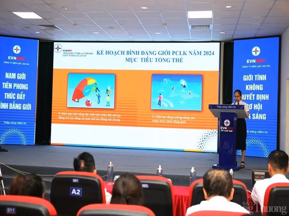 Quang cảnh buổi tọa đàm.