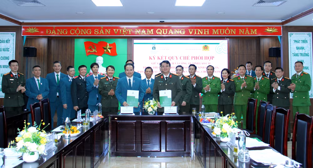 Ảnh 4. Ký kết quy chế phối hợp giứa 2 lực lượng (2).JPG