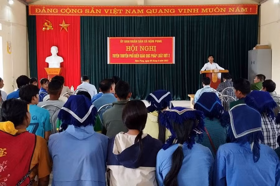 Tập huấn nghiệp vụ cho các hòa giải viên cơ sở.