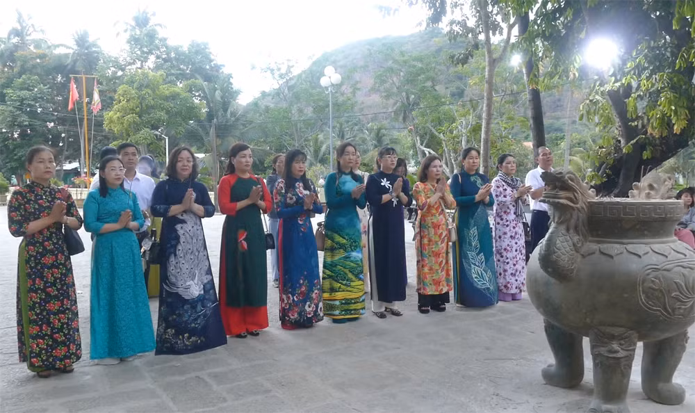 VIẾNG MIẾU BÀ.png