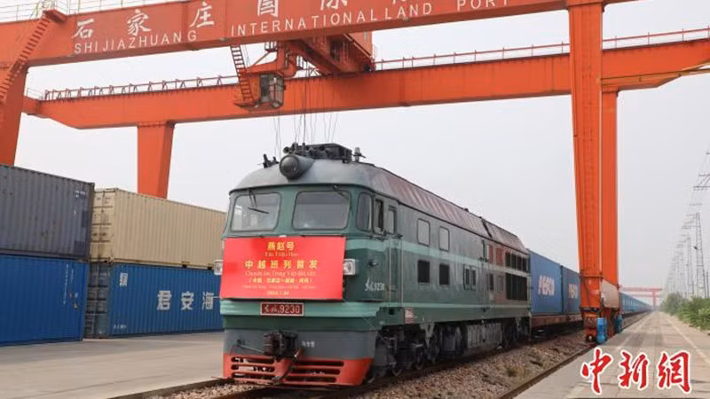 Chuyến tàu khởi hành từ Cảng đường bộ quốc tế Thạch Gia Trang.