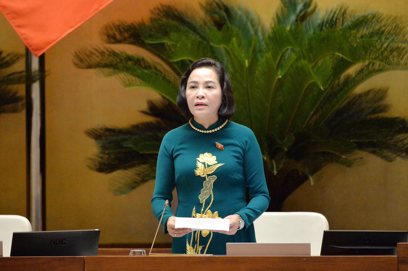 Phó Chủ tịch Quốc hội Nguyễn Thị Thanh phát biểu.
