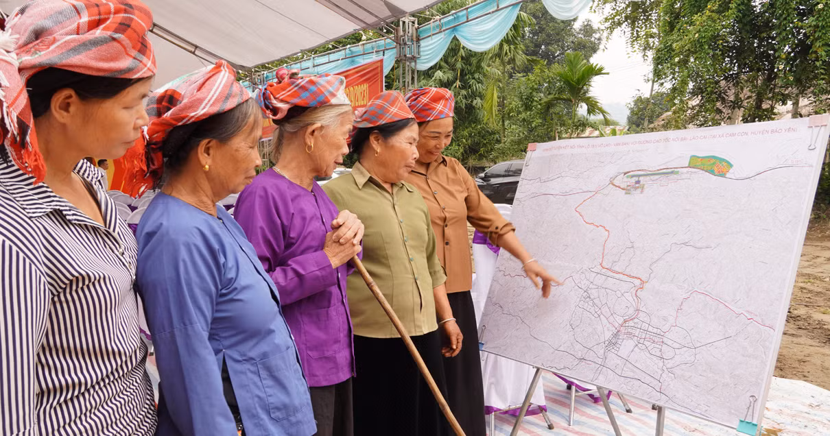 người dân Võ Lao.JPG