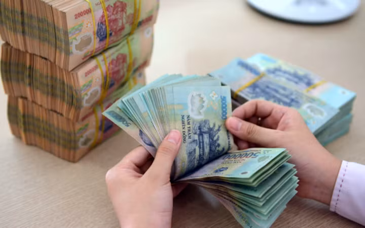 Nhiều ngân hàng tăng lãi suất huy động.