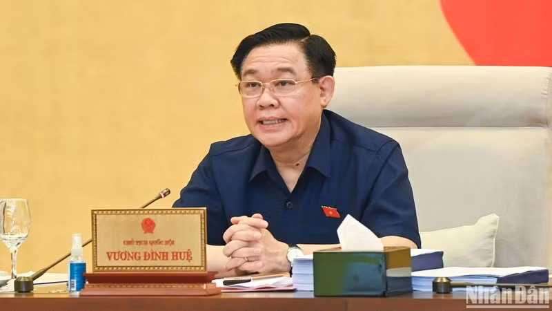 Chủ tịch Quốc hội Vương Đình Huệ phát biểu ý kiến trong phiên thảo luận về dự án Luật Di sản văn hóa (sửa đổi).