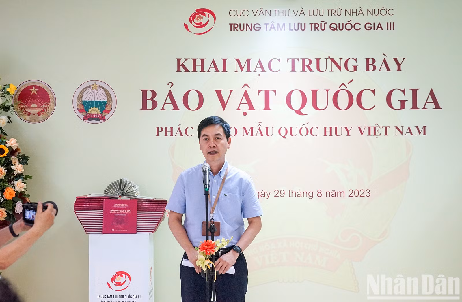 Ông Đặng Thanh Tùng - Cục trưởng Cục Văn thư và Lưu trữ Nhà nước phát biểu tại lễ khai mạc trưng bày.