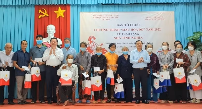 Phát sóng trực tiếp Chương trình “Màu hoa đỏ” từ 20h, 23/7 trên kênh VTV1 ảnh 1