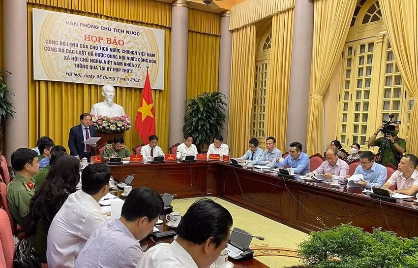Công bố 5 luật vừa được Quốc hội thông qua ảnh 1