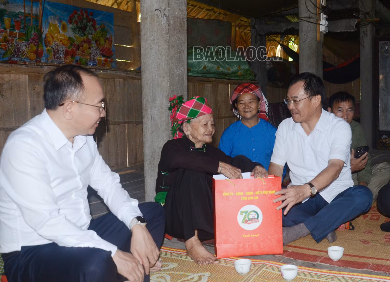 cu ứng.jpg