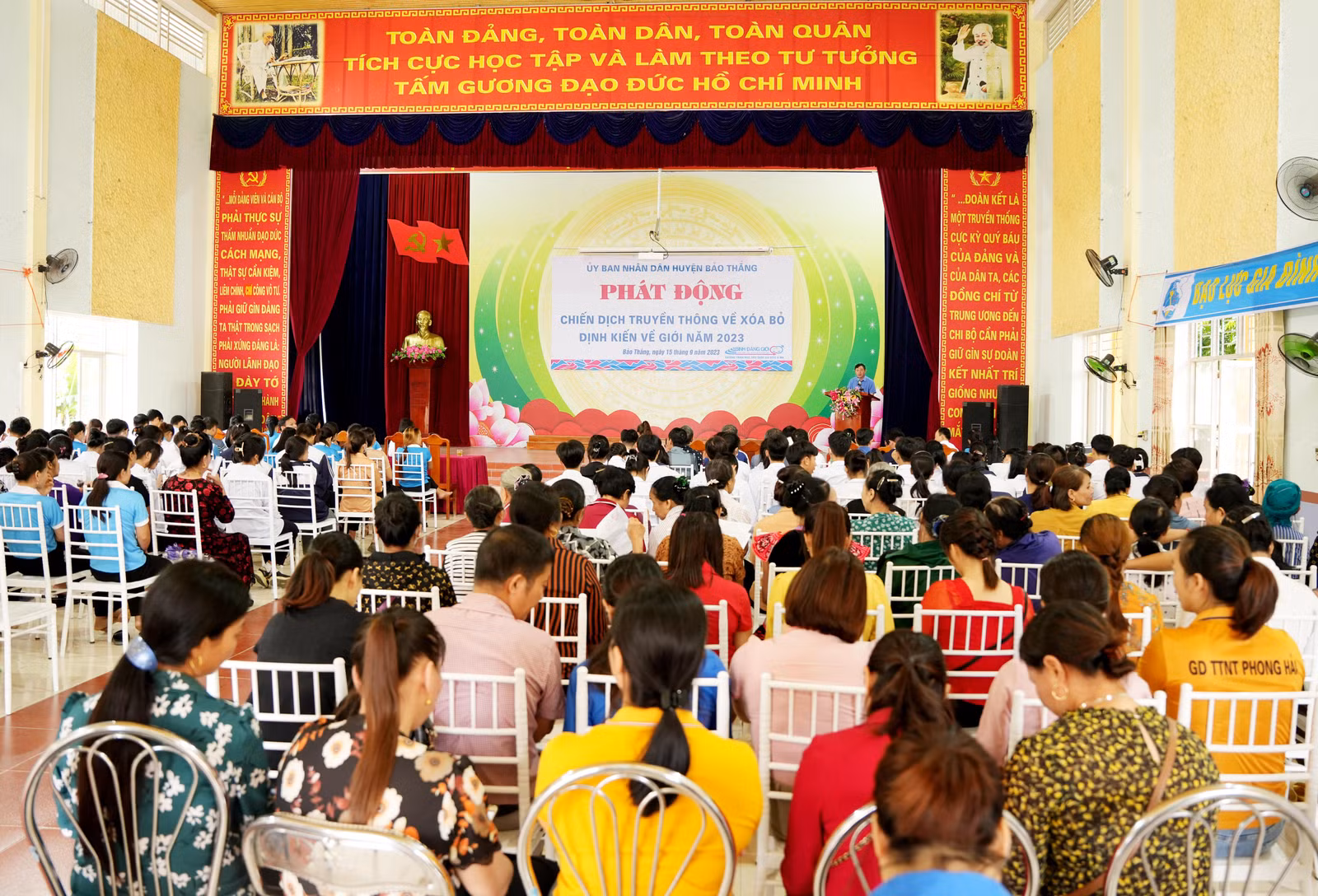 4.Toàn cảnh lễ phát động.JPG