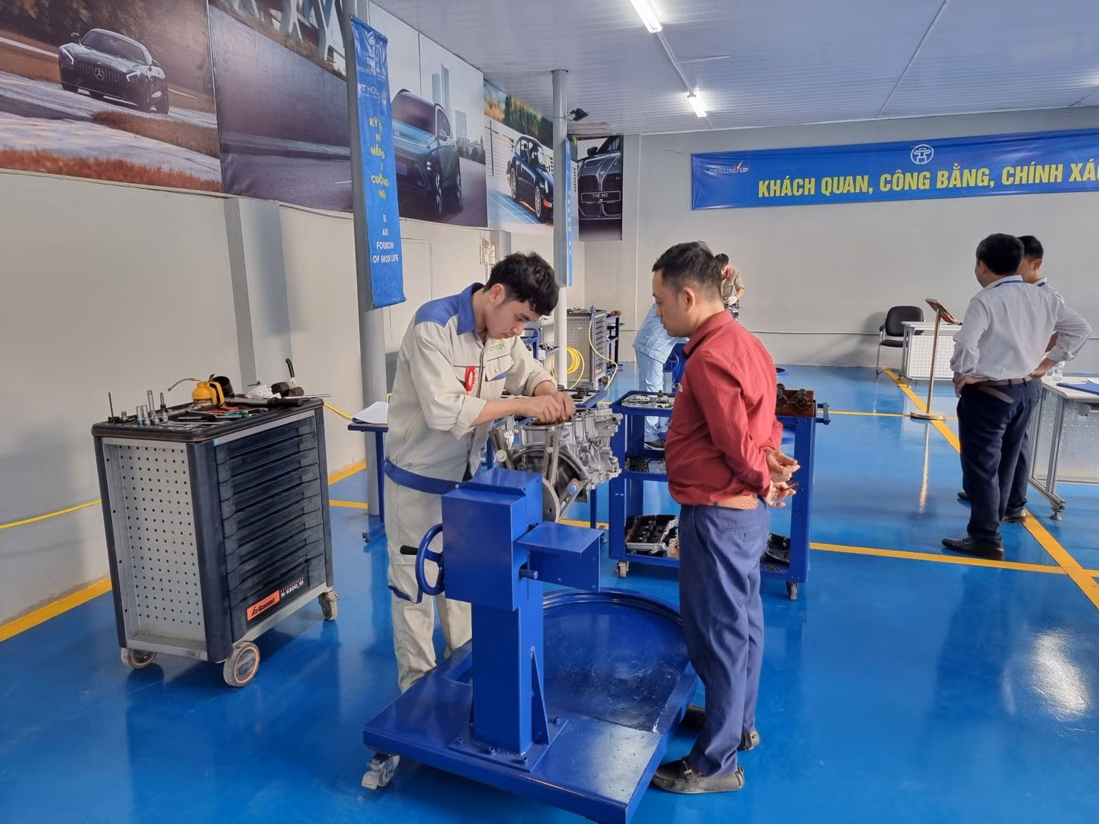 Thi kỹ năng nghề ô tô tại Hà Nội.