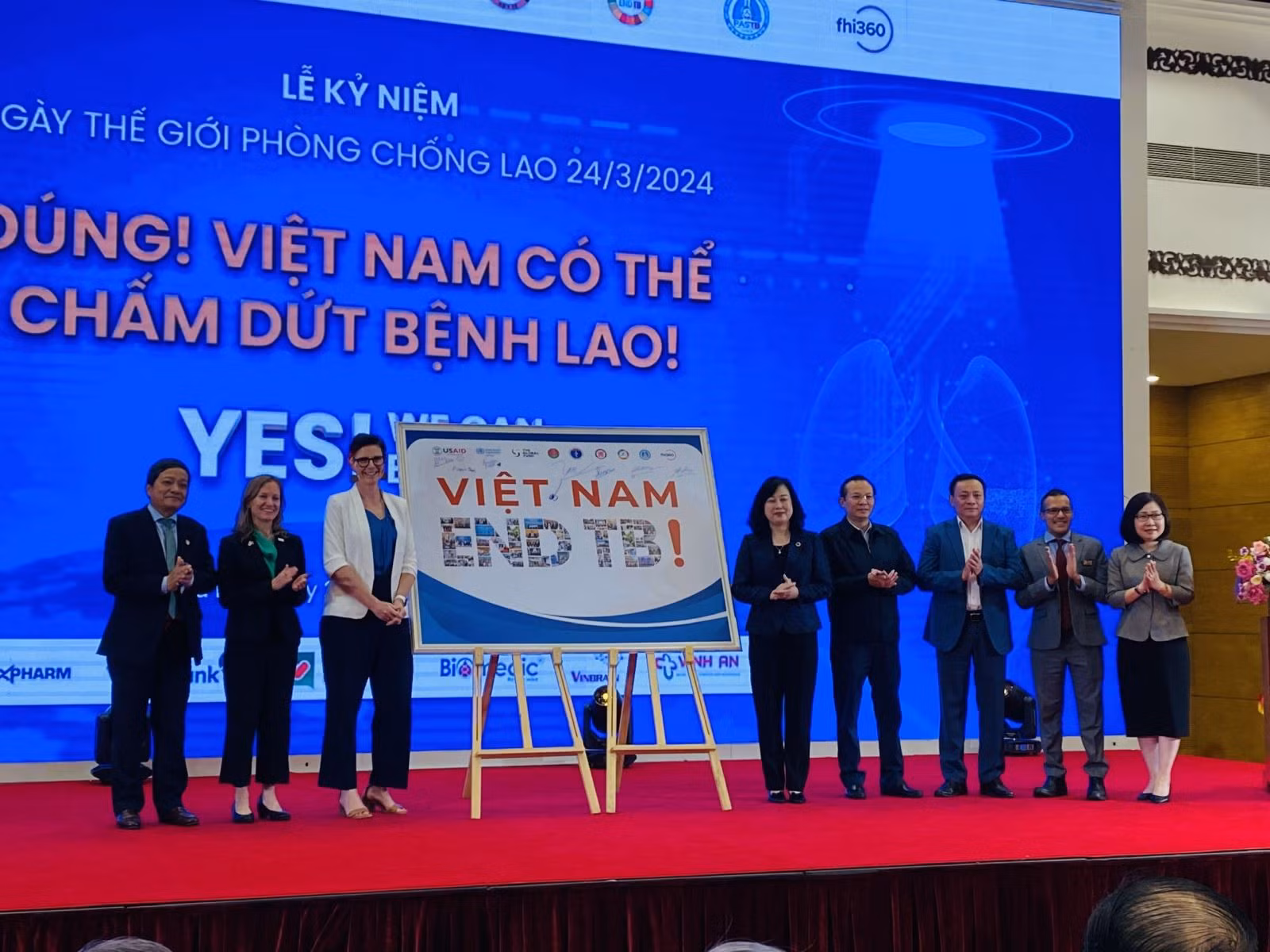 Các đơn vị thể hiện quyết tâm trong phòng chống bệnh lao, tại Lễ kỷ niệm Ngày Thế giới phòng chống lao (24/3).