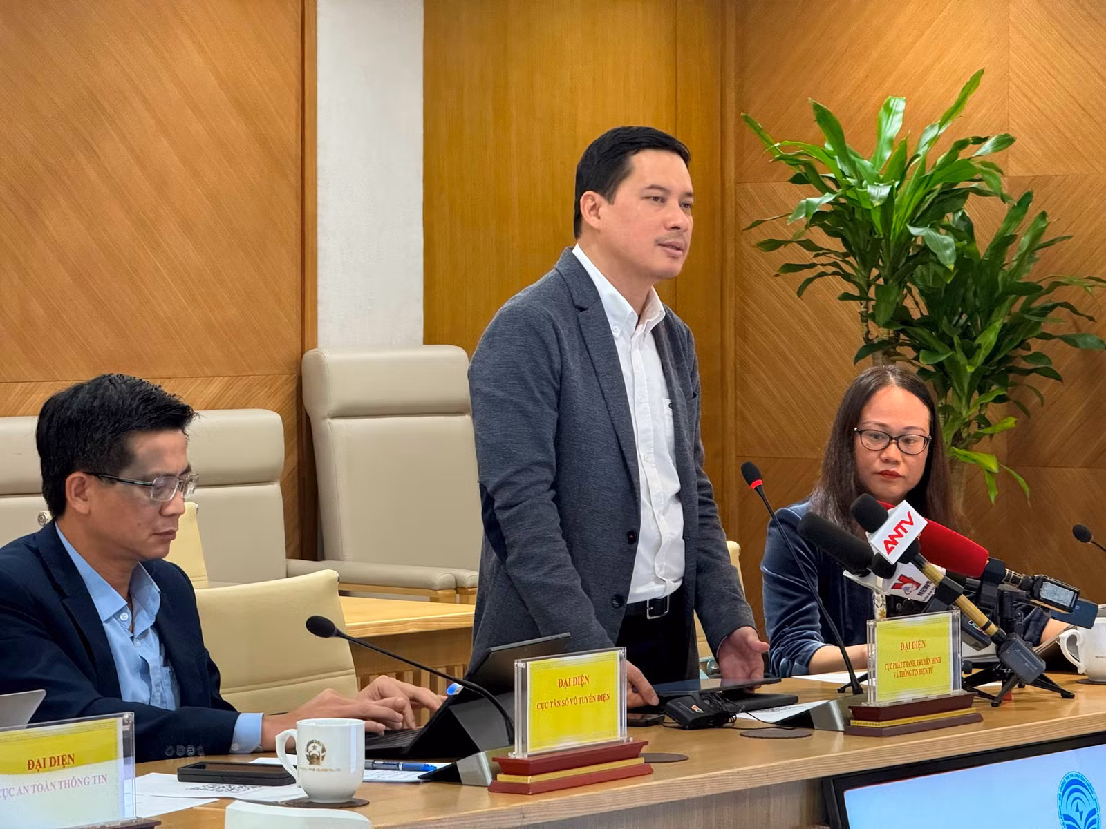 Ông Lê Quang Tự Do, Cục trưởng Cục Phát thanh, truyền hình và thông tin điện tử phát biểu tại cuộc họp.