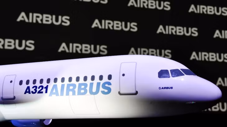 Mô hình máy bay A321 tại tổng hành dinh của Airbus ở Pháp .