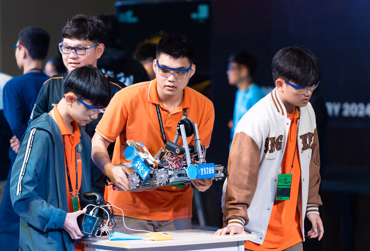 giai-dau-robot-cho-hoc-sinh-1-1-479.jpg