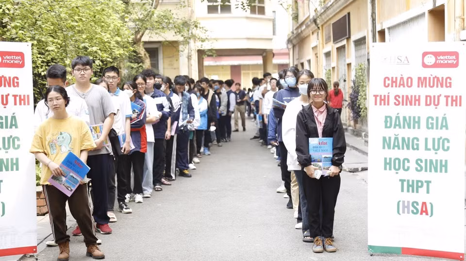 Thí sinh tham dự kỳ thi đánh giá năng lực - ĐH Quốc gia Hà Nội.