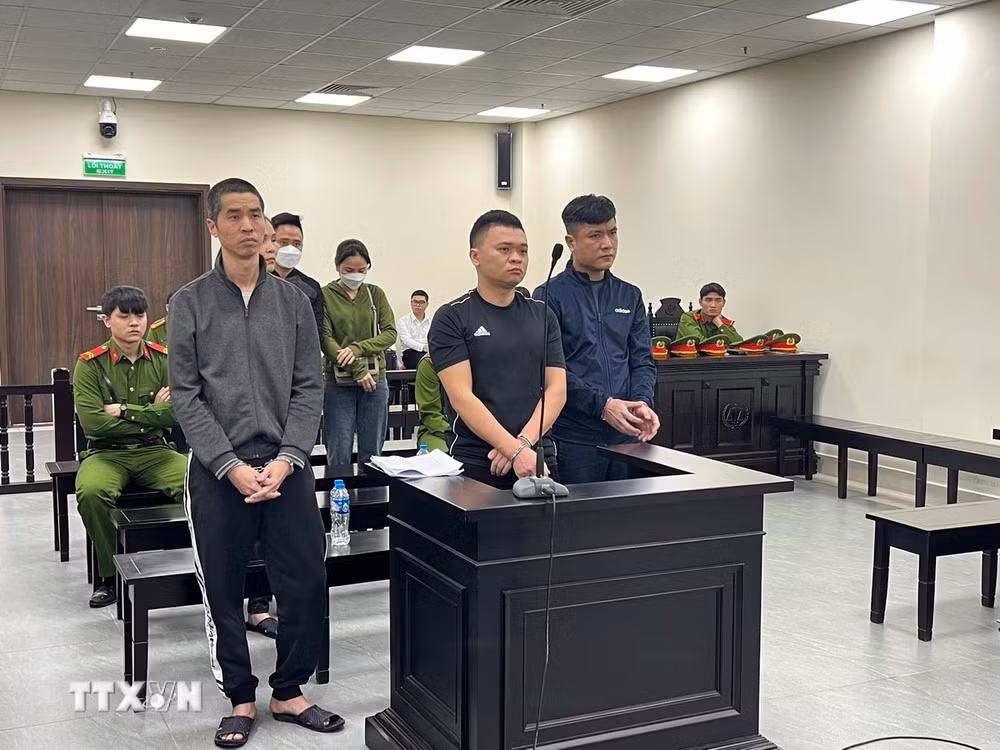 Các bị cáo tại phiên tòa.