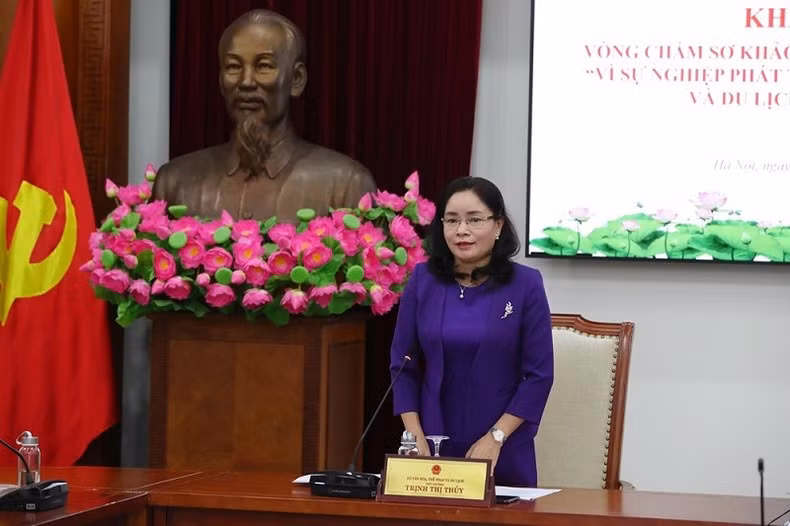 Thứ trưởng Bộ Văn hóa, Thể thao và Du lịch Trịnh Thị Thủy phát biểu chỉ đạo công tác Vòng chấm sơ khảo của Giải.