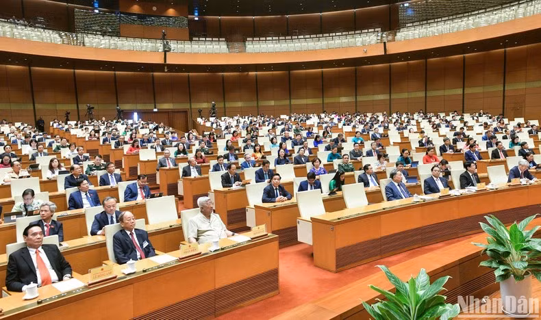 Quang cảnh phiên họp.