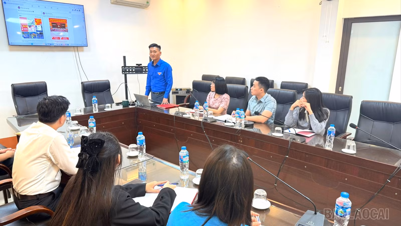 Một buổi sinh hoạt chuyên đề của Ban Thường vụ Đoàn phường Yên Bái về triển khai hoạt động tuyên truyền, bảo vệ nền tảng tư tưởng của Đảng.