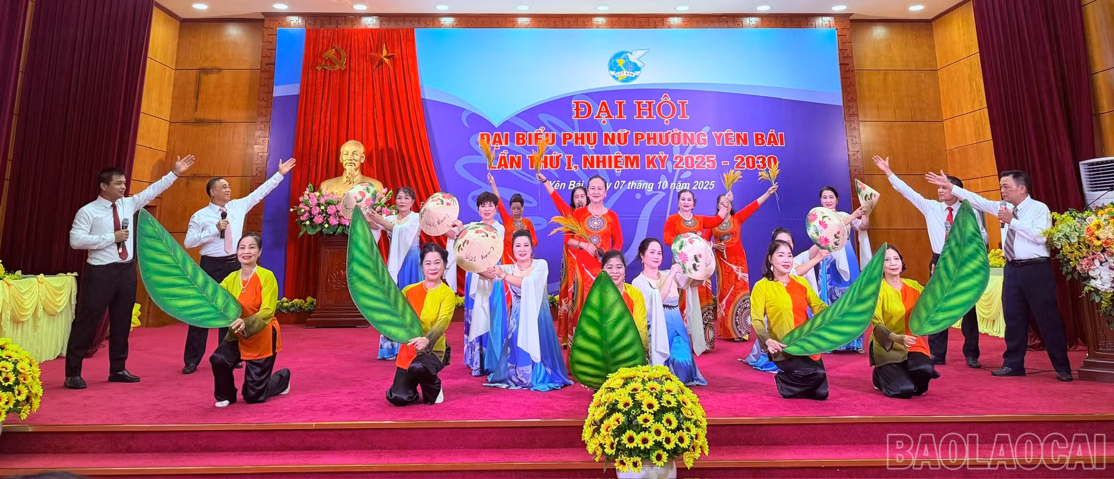 Một tiết mục văn nghệ chào mừng đại hội.