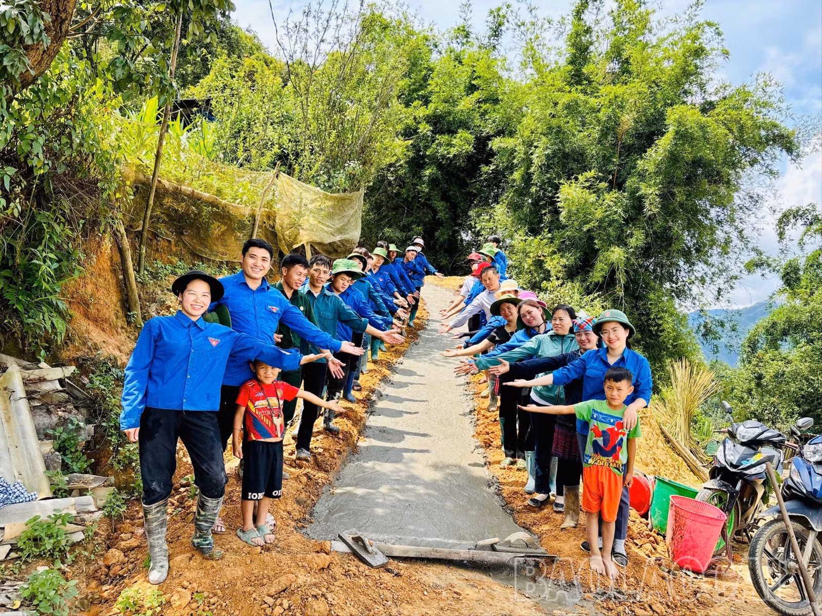 Các hoạt động xung kích, tình nguyện của tuổi trẻ Lào Cai góp phần xây dựng lớp thanh niên thời kỳ mới có “tâm trong”, “trí sáng”, “hoài bão lớn”.