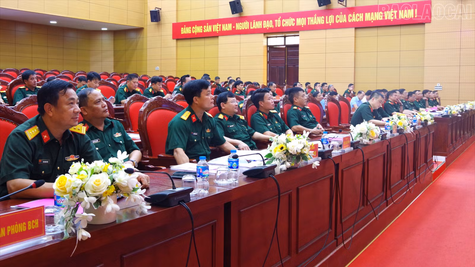 Các đại biểu tham dự hội nghị.