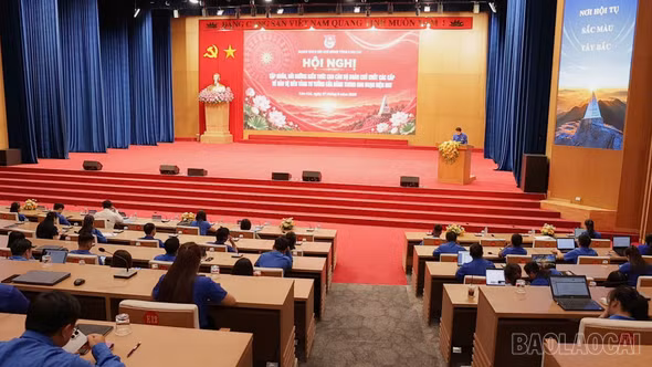 Tập huấn nâng cao kỹ năng bảo vệ nền tảng tư tưởng của Đảng trên không gian mạng cho đoàn viên, thanh niên