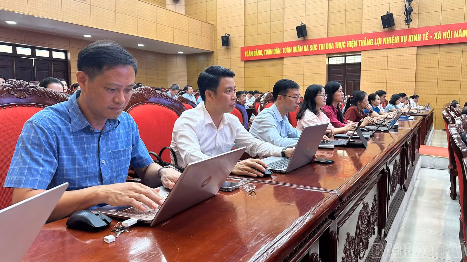 baolaocai-br_doi-ngoai-9.jpg