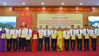 Phường Cam Đường công bố các quyết định về tổ chức bộ máy và công tác cán bộ