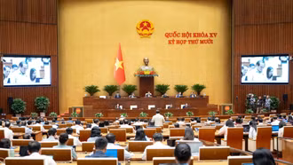Quang cảnh Phiên thảo luận tại hội trường.
