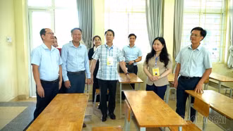 Phó Chủ tịch UBND tỉnh Vũ Thị Hiền Hạnh kiểm tra công tác chuẩn bị Kỳ thi tốt nghiệp THPT năm 2026 tại xã Bảo Yên và Bảo Hà