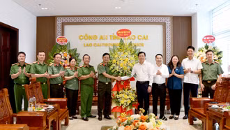Thường trực Tỉnh ủy chúc mừng Công an tỉnh nhân kỷ niệm 81 năm Ngày truyền thống