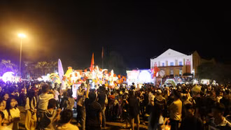  Biên cương vui hội Trăng rằm