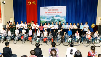 Lan tỏa yêu thương từ “Phiên chợ 0 đồng” dành cho trẻ em khó khăn vùng cao Mường Khương