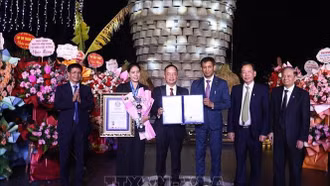 Tháp Thần nông tại Bắc Ninh được công nhận Kỷ lục thế giới